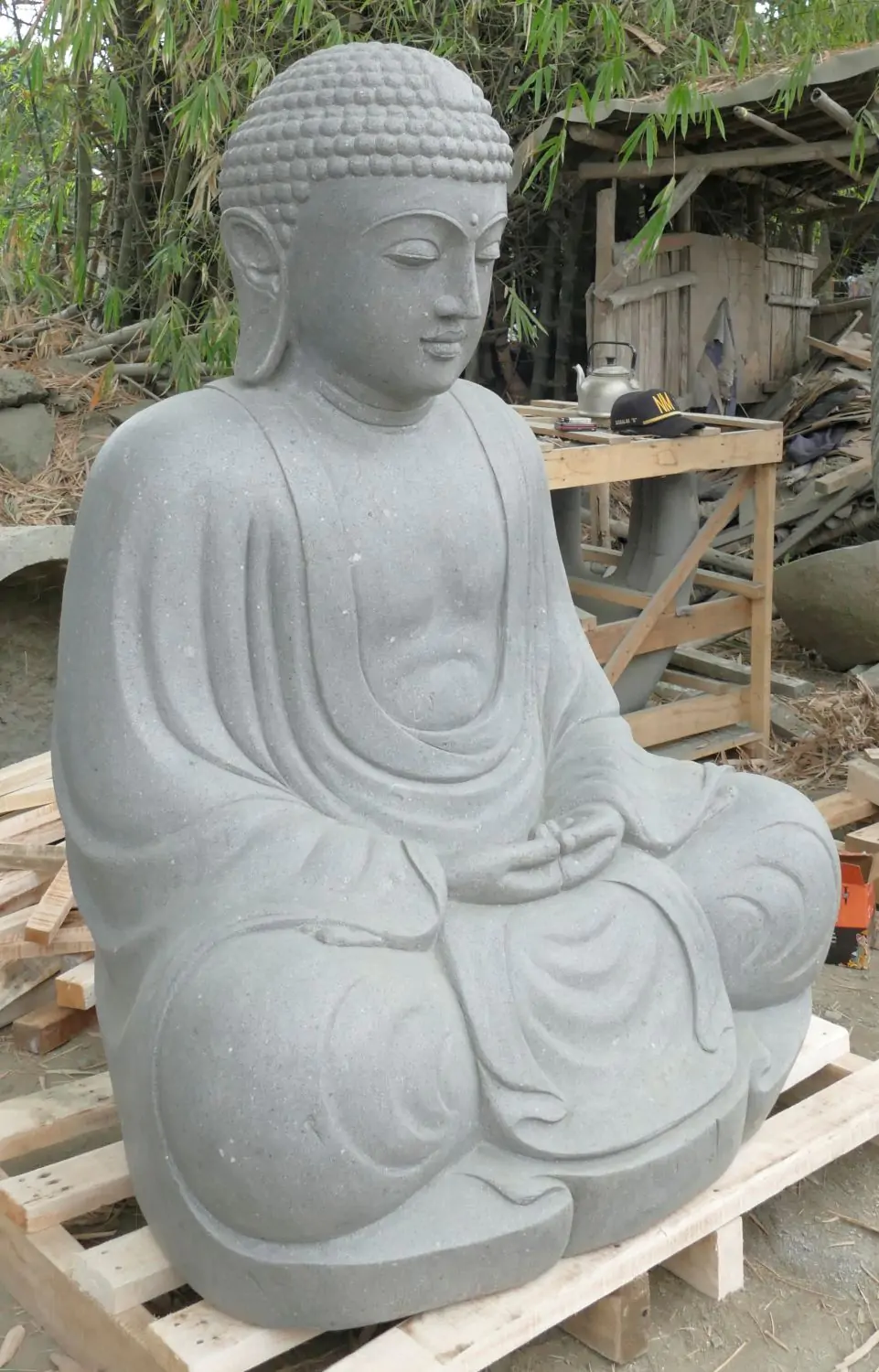  Product image 3 of the product “Seated Japanese Buddha made of Riverstone in Dhyana position - gesture of meditation, H. 158cm ”